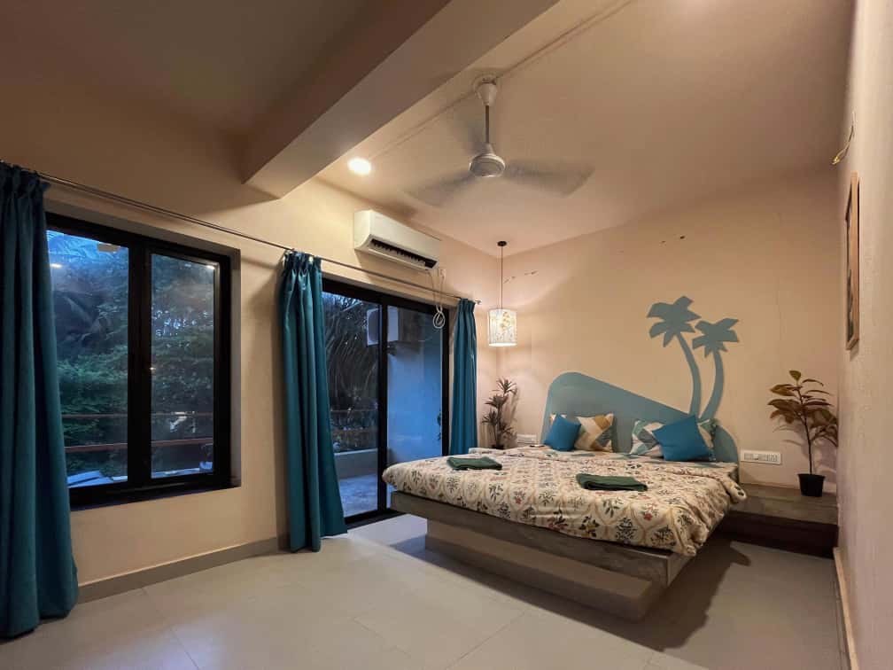 Palm-themed suite with vaulted terracotta ceiling at La GoYa