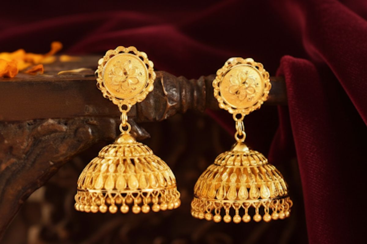 Latest Gold Jhumka Designs 6