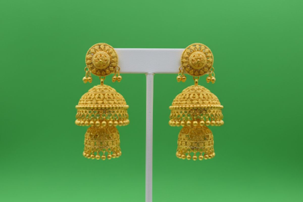 Latest Gold Jhumka Designs 8