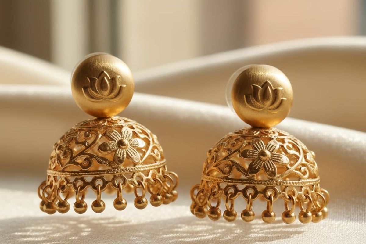 Light Weight Jhumka: बेटी की शादी हो या देना हो किसी को तोहफा, तो देखें ये लेटेस्ट झुमके डिजाइन 5 Light Weight Jhumka