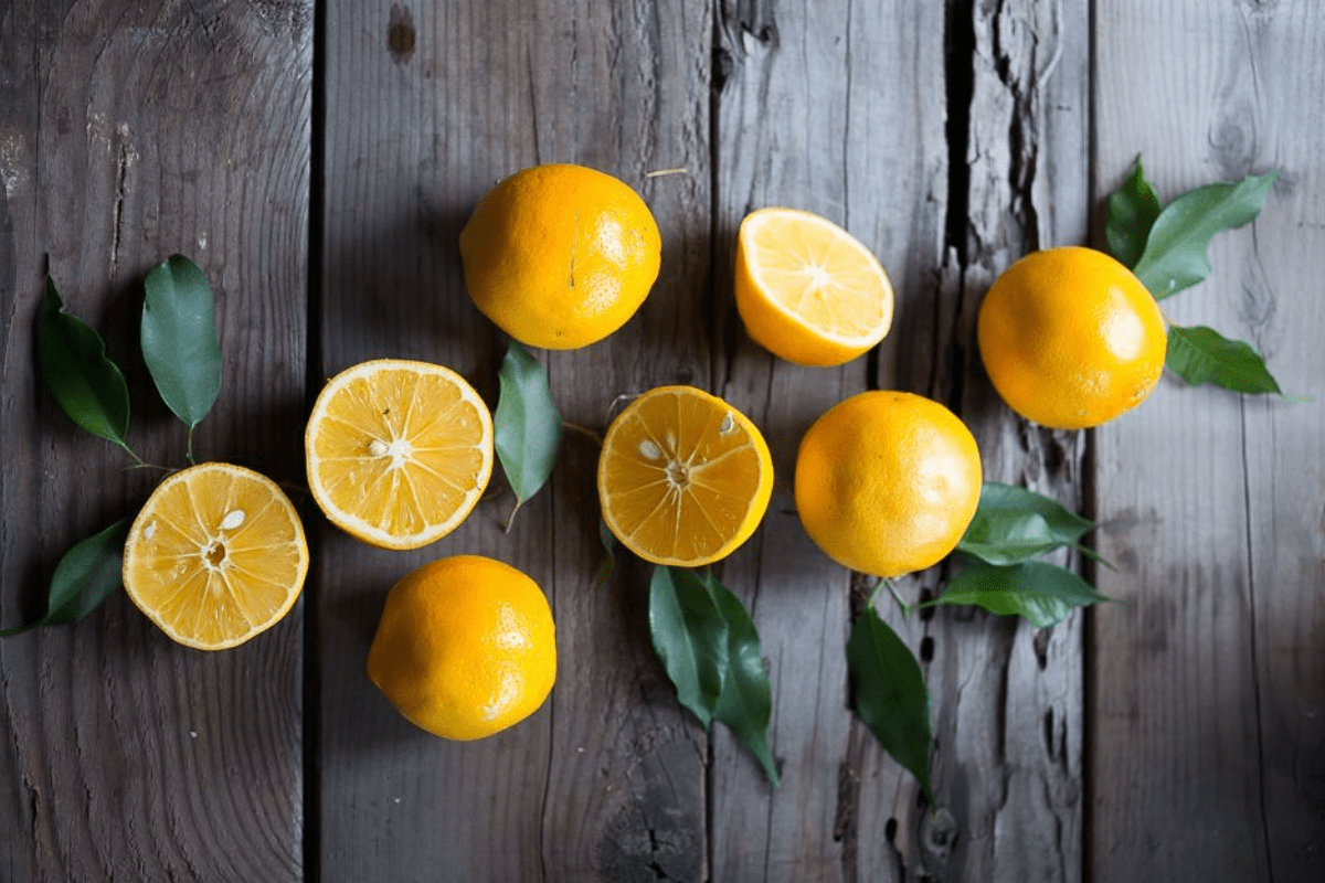 Beauty Tips: कोहनी और घुटनों का कालापन होगा छूमंतर – ये 3 नुस्खे है बड़े काम के 1 Tips To Store Lemons 1 1