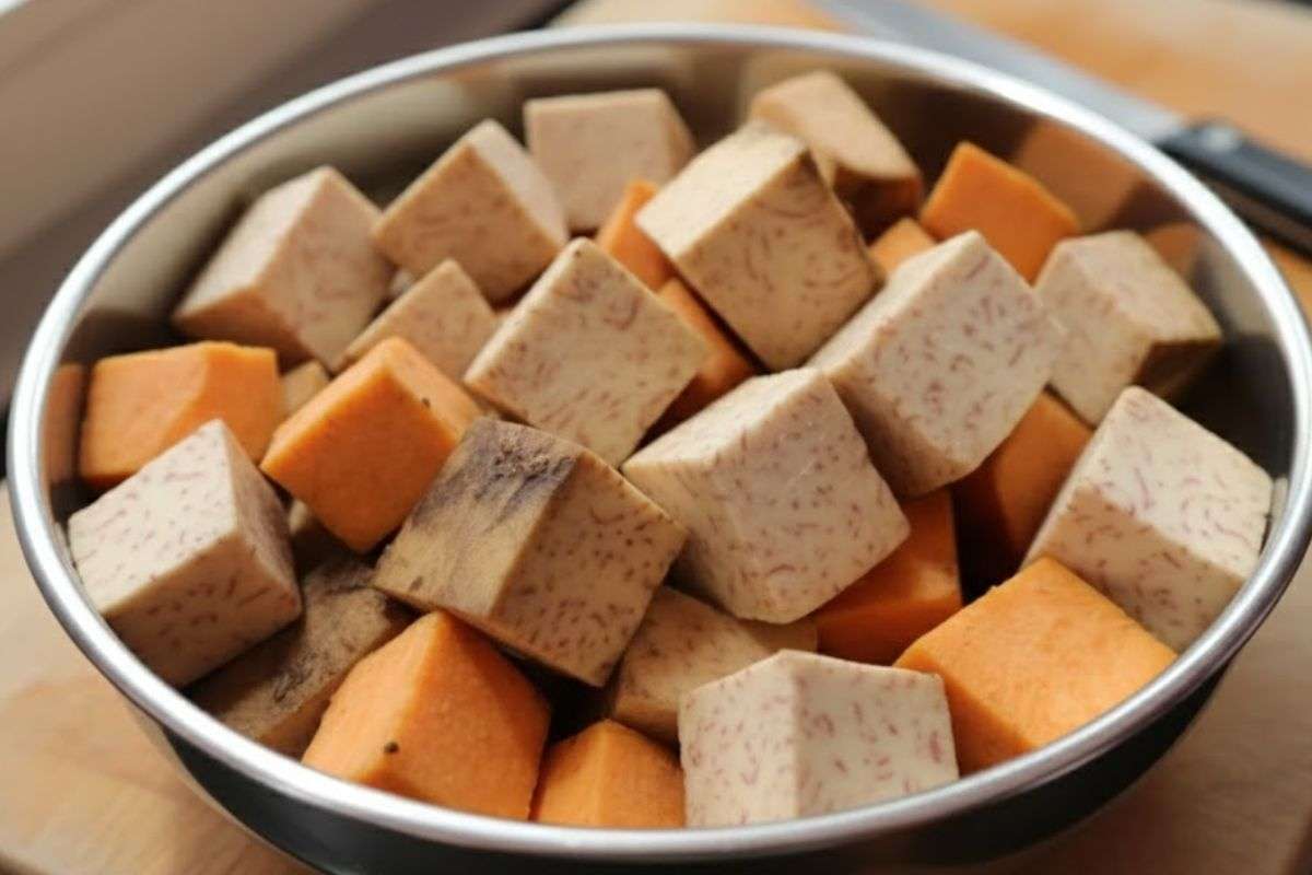 Diwali 2025: दिवाली पर क्यों बनाई जाती है सूरन की सब्जी, जानिए इसके पीछे की वजह 1 Why Suran Is Eaten On Diwali