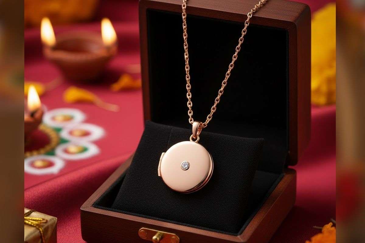 Diwali Gift Ideas: त्योहार की खुशियों में लगाएं चार चांद, इस दिवाली अपनों को दें ये प्यार भरे यूनिक गिफ्ट्स 3 Diwali Gift Ideas