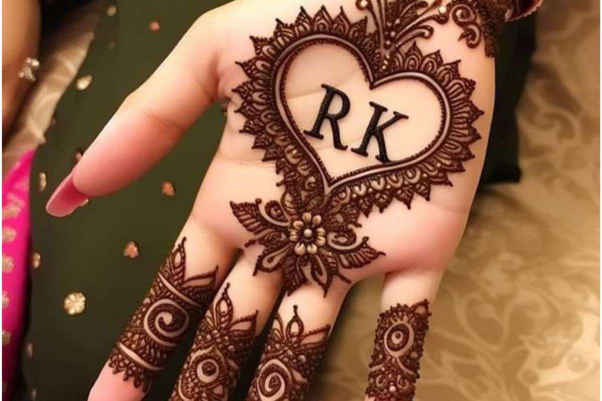 Latest Karwa Chauth Mehndi Designs: पति के नाम से सजाएं हथेलियां, देखें लेटेस्ट मेंहदी डिजाइन्स 5 Latest-Karwa-Chauth-Mehndi-Designs