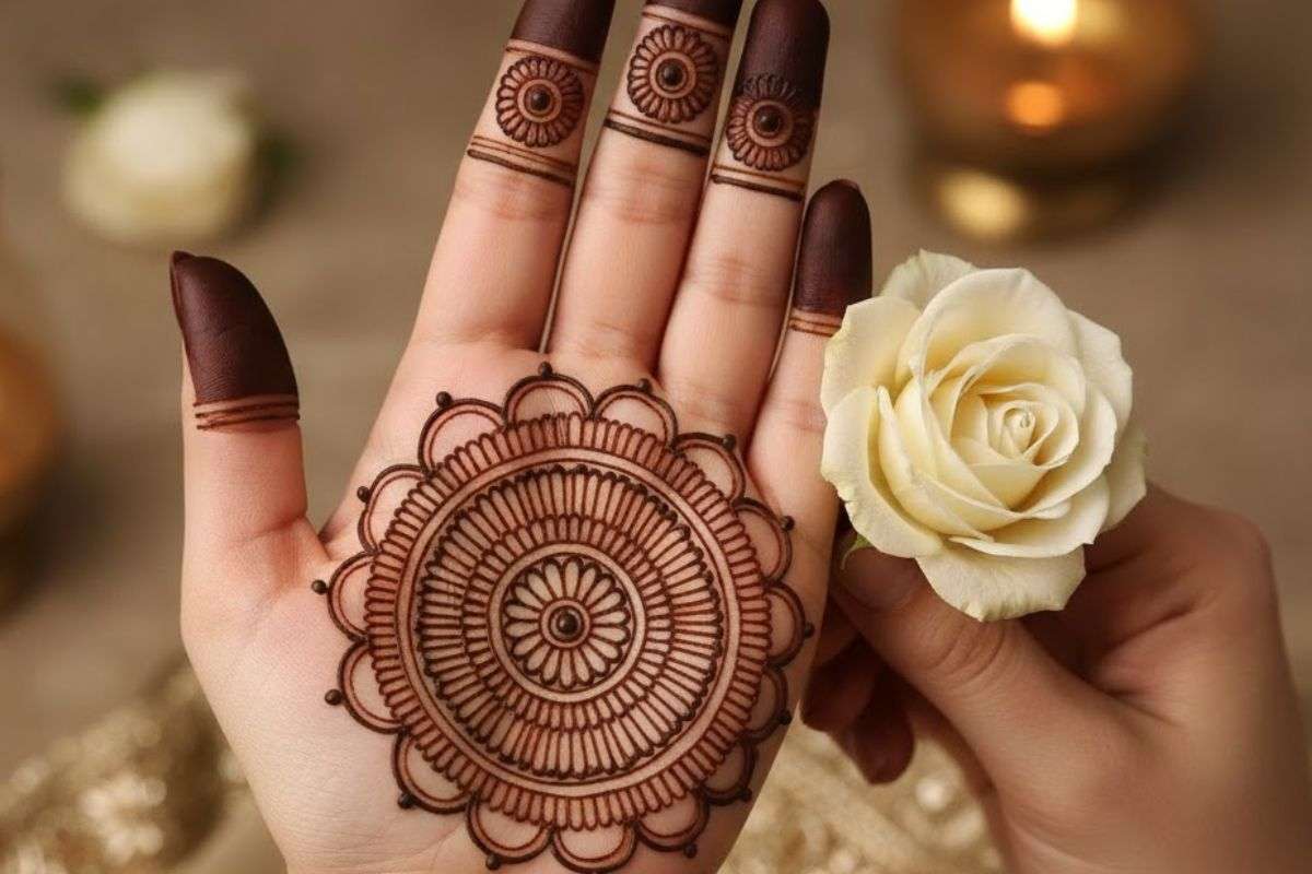 centre mehndi design