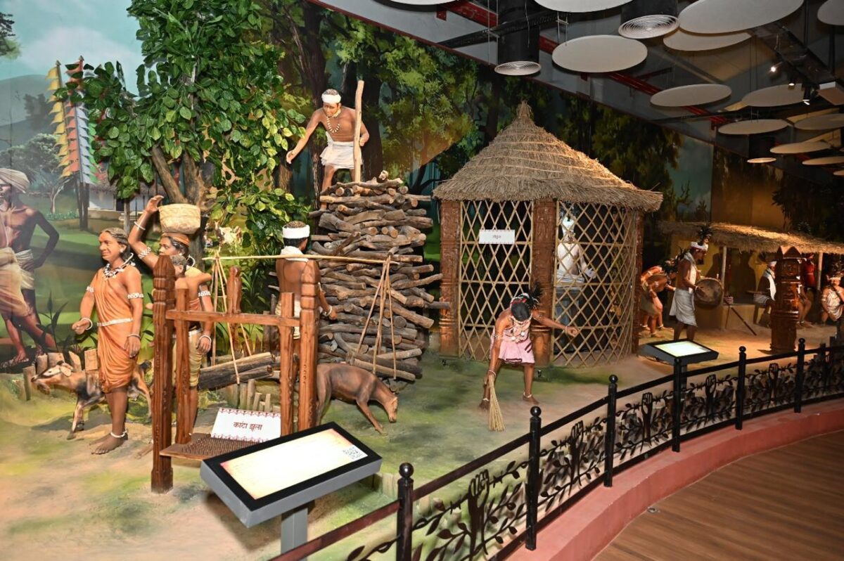 आदिवासी: रायपुर का आदिवासी संग्रहालय देश को गुमनाम आदिवासी नायकों की बहादुरी से परिचित कराता है2 2