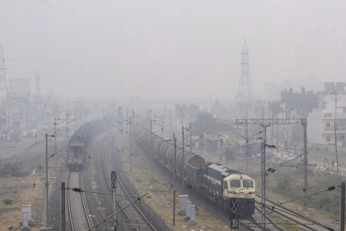 भारी बारिश का अलर्ट: 48 घंटे में बदलेगा मौसम, शीत लहर से बढ़ेगी कड़ाके की ठंड, 10,11,12 और 13 नवंबर को इन राज्यों में बारिश का अलर्ट 26121 पीटीआई12 25 2024 000144ए