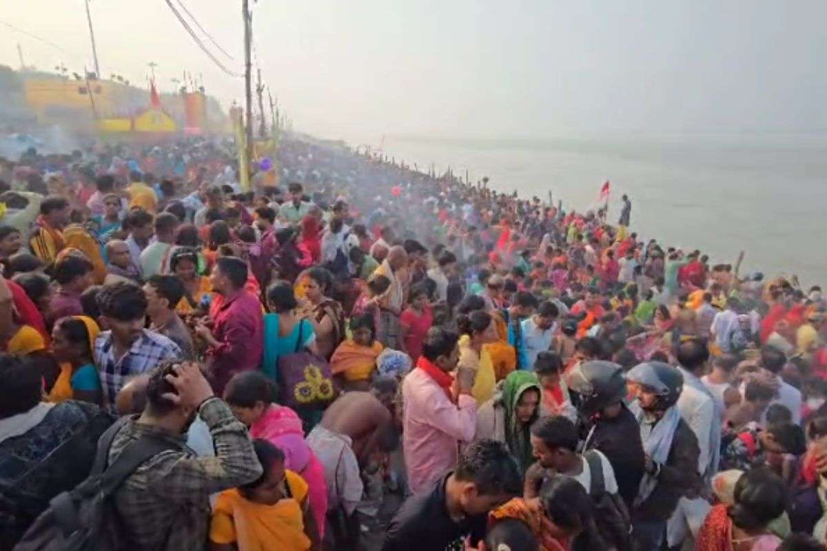 Devotees Take Holy Dip At Ganga Ghats On Kartik Purnima 