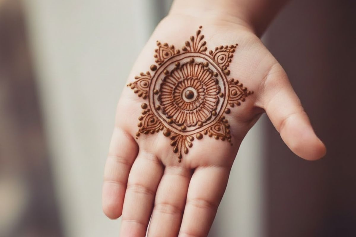 Centre Mehndi Design For Kids