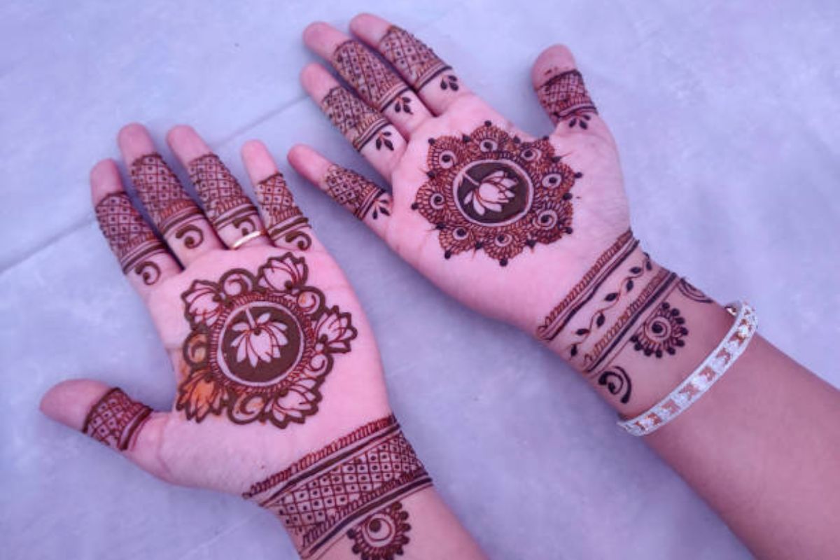 Flower Tatoo Mehndi Design 