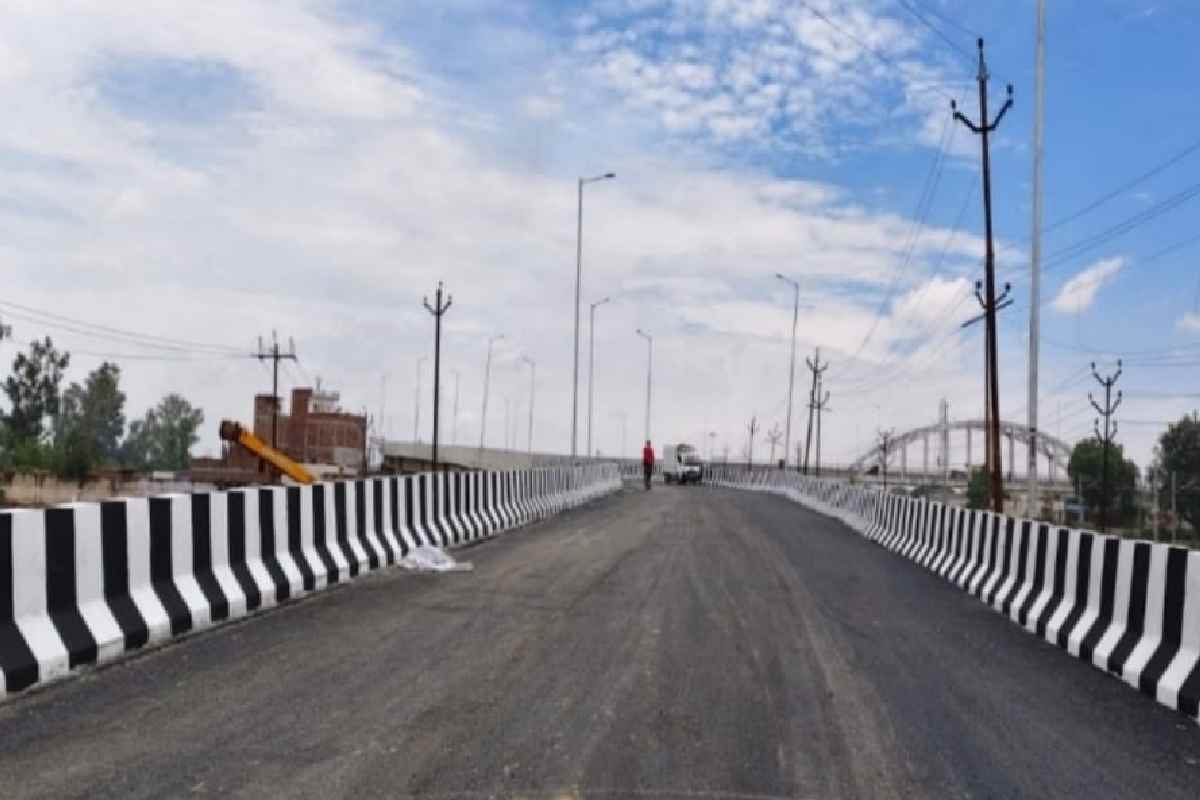Four Lane Road : यूपी की ये सड़कें होंगी चकाचक, फ्लाईओवर का बिछेगा जाल
