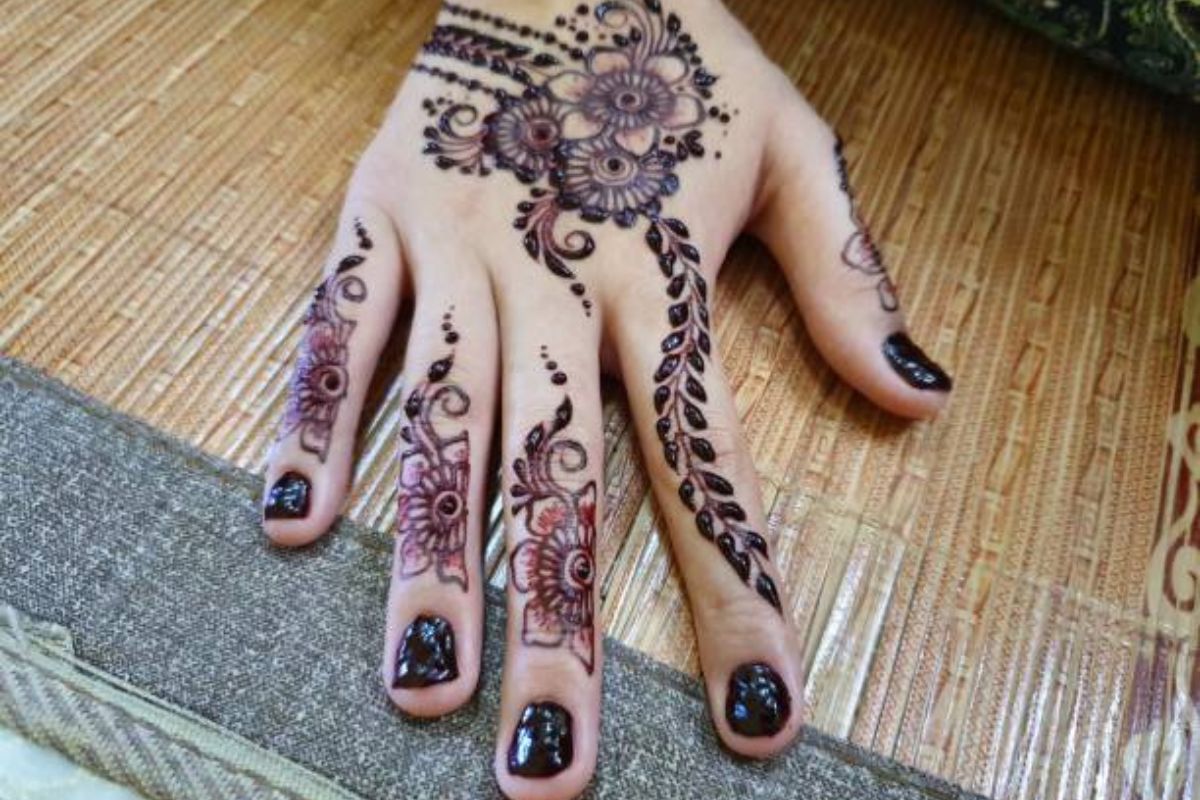 Leaf Tatoo Mehandi Design