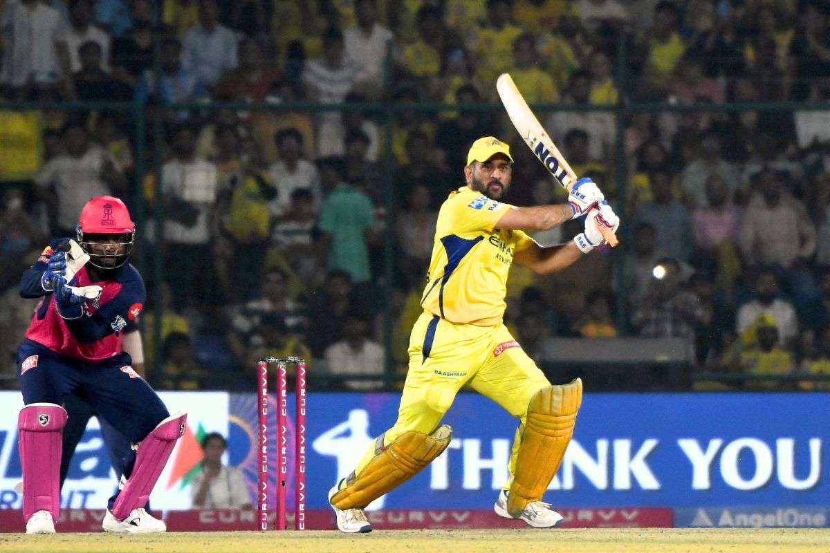 क्या धोनी IPL को कह रहे अलविदा? पूर्व CSK प्लेयर के बयान ने मचाया बवाल, जानें पूरा मामला
