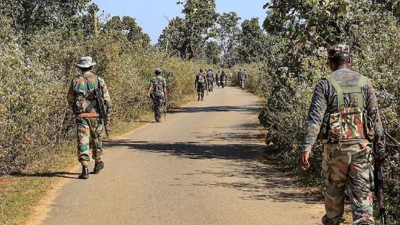 Naxal Encounter : 3 और नक्सली ढेर, साल 2025 में अबतक छत्तीसगढ़ में 284 नक्सली मारे गए