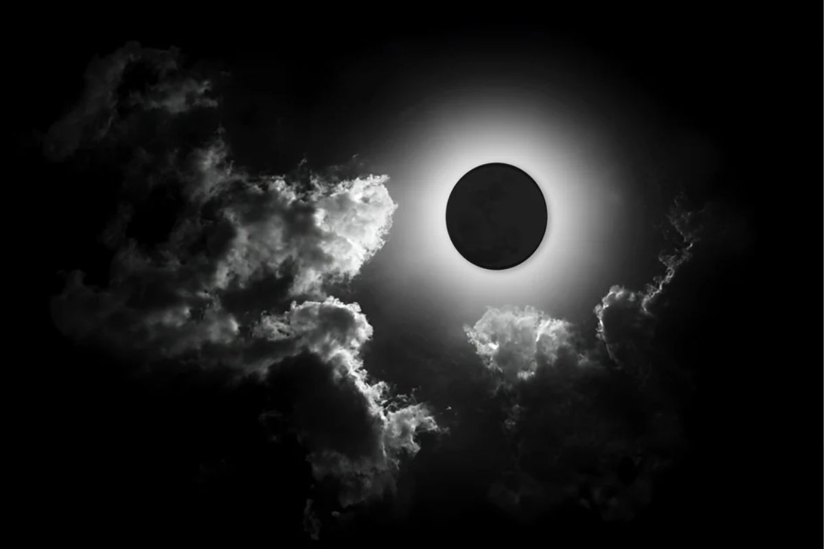 Paush Amavasya 2025: आज है साल की आखिरी अमावस्या, पौष अमावस्या पर ऐसे करें पितरों के लिए तर्पण