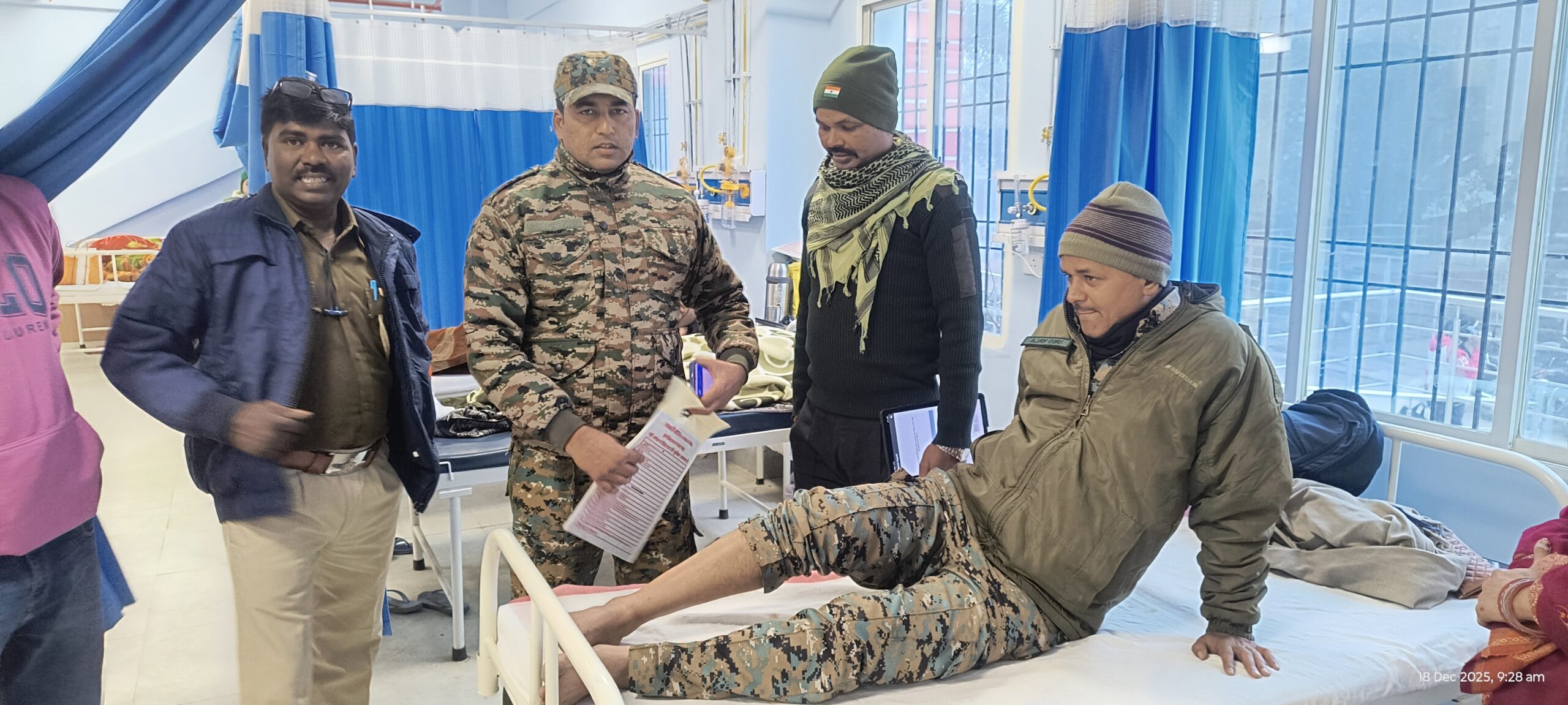 घने कोहरे व सड़क हादसों में पीचएसी गार्ड सहित डायल 112 के पुलिसकर्मी घायल, रेफर