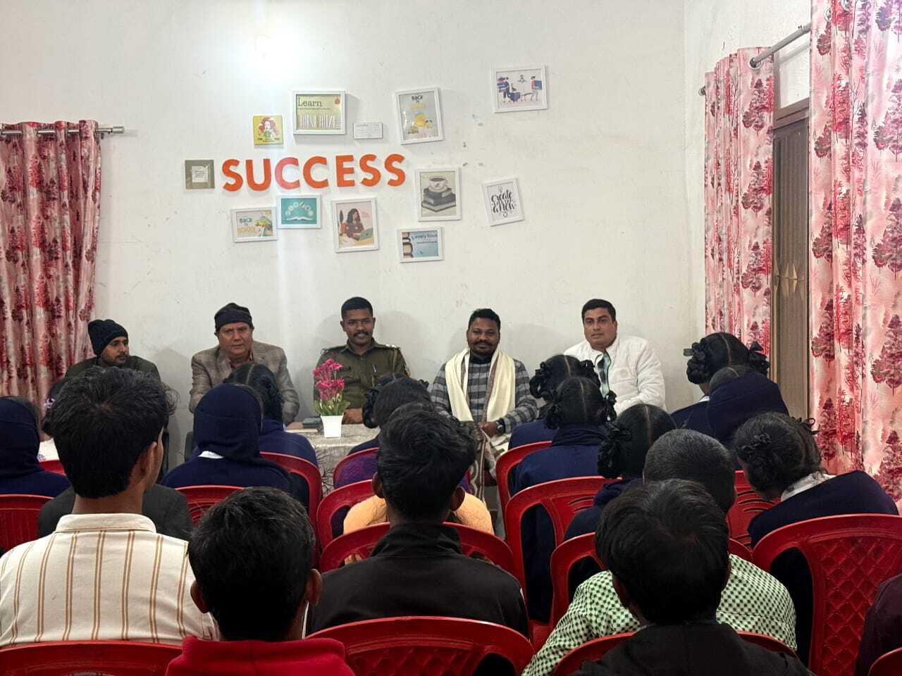 मोबाइल के अधिक उपयोग से बचें : थाना प्रभारी