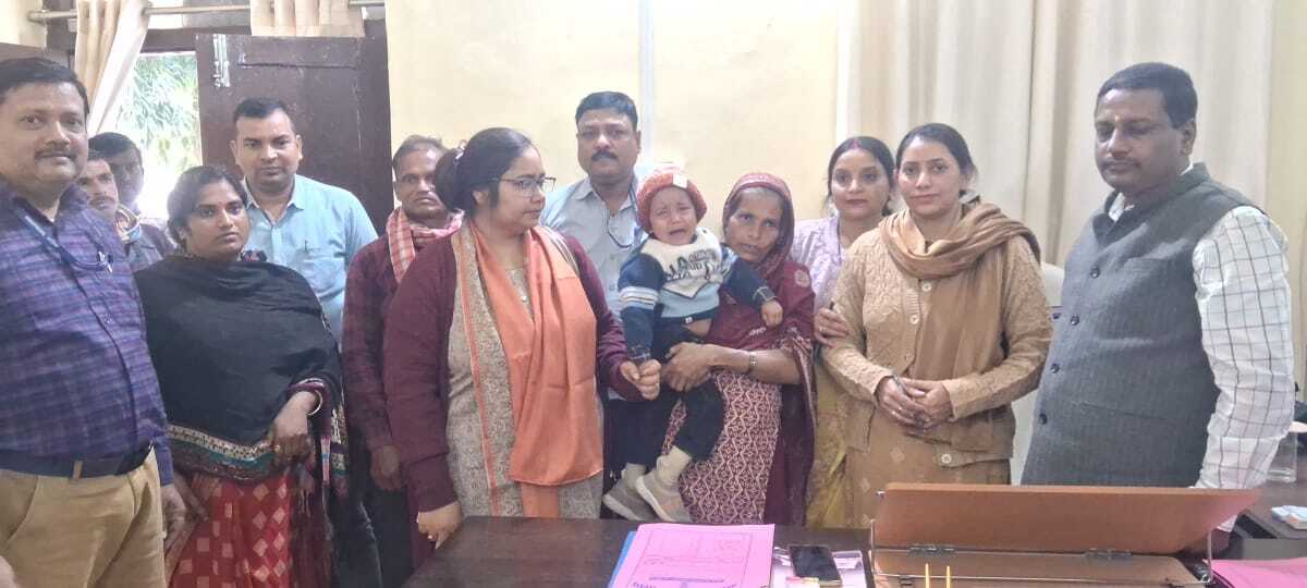 नौ हजार रुपये में बेचा जा रहा था बच्चा, किया रेस्क्यू