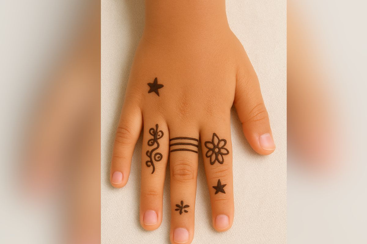 Cute Mehndi Designs For Kids: छोटे बच्चों को लगानी है मेहंदी, यहां देखे क्यूट और ट्रेंडिंग डिजाइन 4 Finger Mehndi Design (Ai Generated)