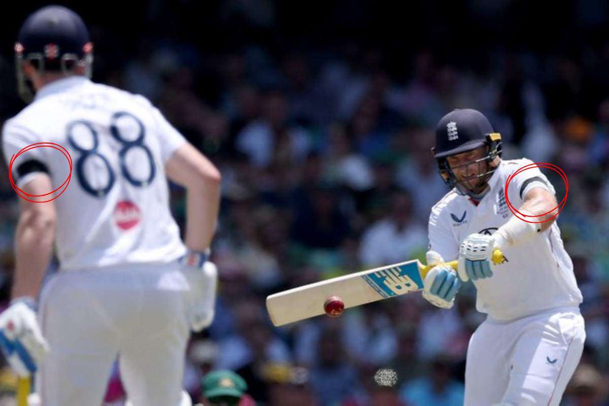 Aus Vs Eng: Players With Bland Band On Hands