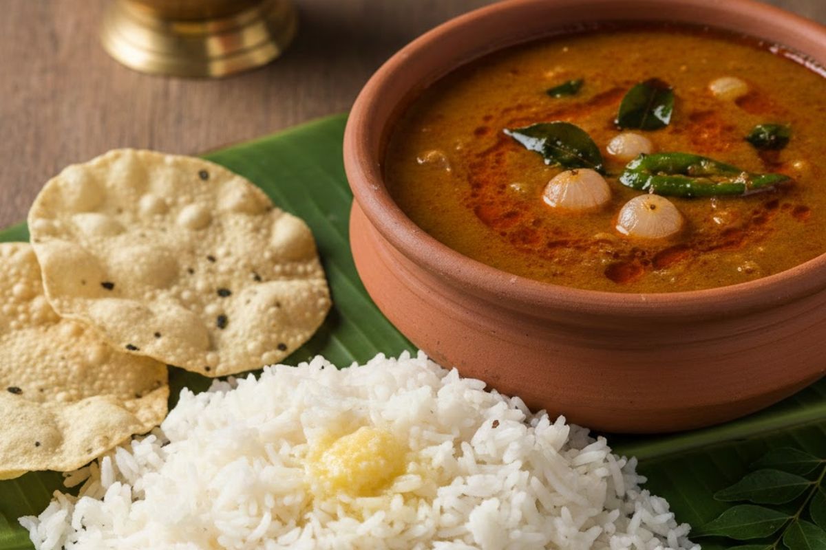 Pongal Special Recipe Ideas: पोंगल के खास मौके जरूर ट्राई करें ये 7 साउथ इंडियन स्पेशल रेसिपी, जो स्वाद में हैं लाजवाब 2 Rice And Sambar