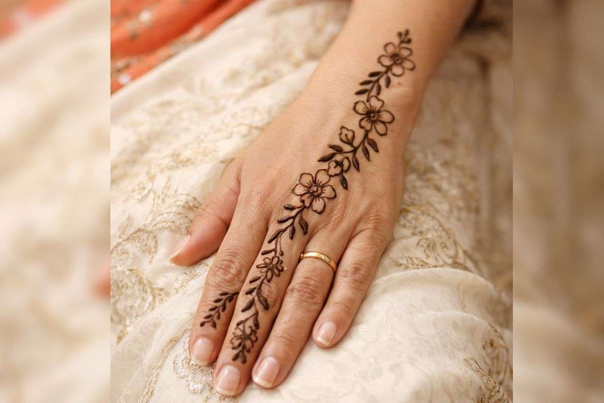 simple floral mehndi