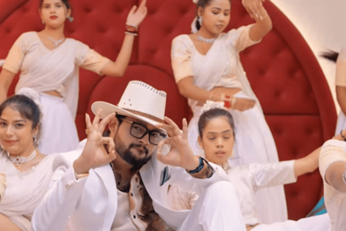 अंकुश राजा- शिल्पी राज की आवाज में ‘कमरिया लिखवाली’, पल्लवी पांडेय के लुक्स ने जीता दिल