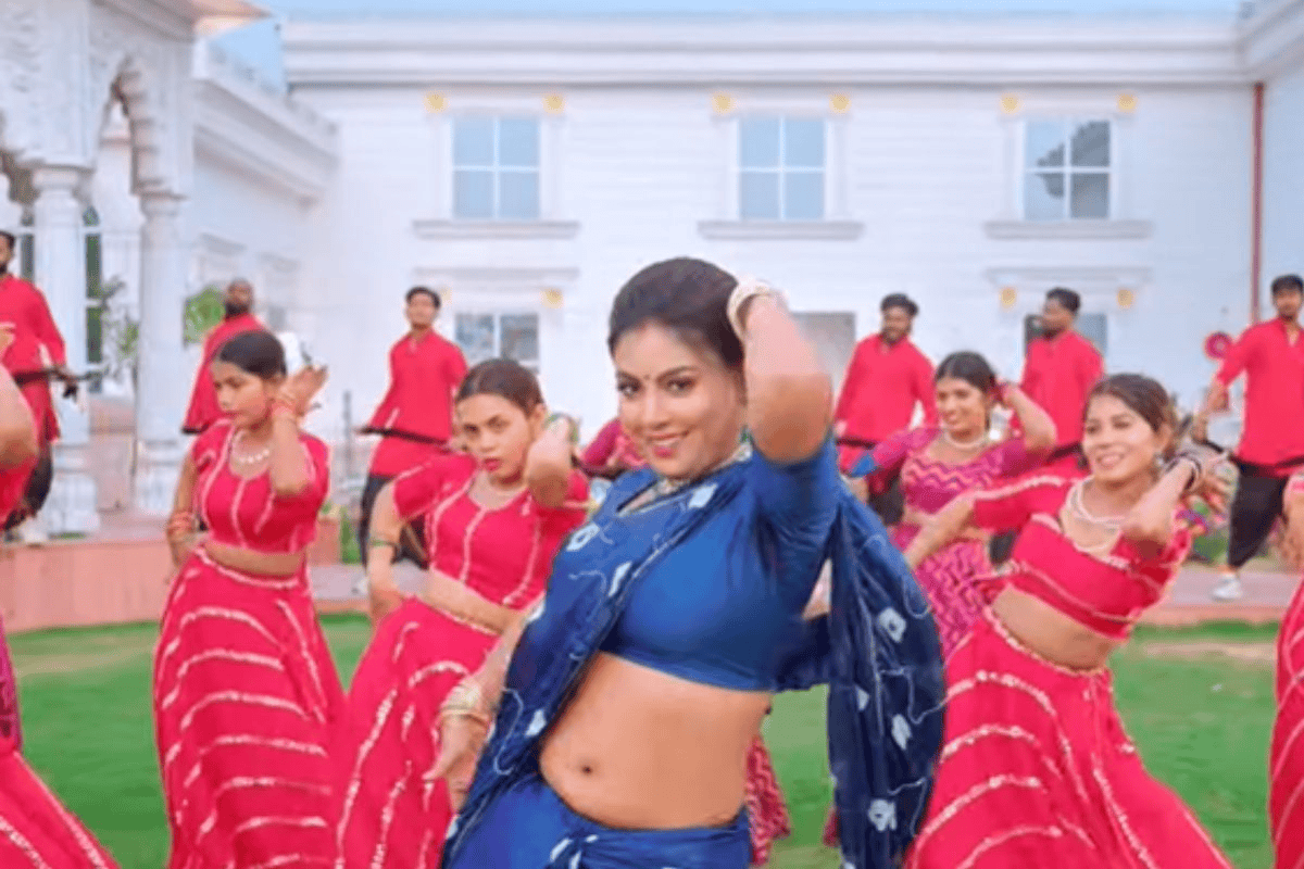 माही श्रीवास्तव का ‘गवना Vs खेलवना’ हुआ सुपरहिट, 2 मिलियन क्लब में एंट्री