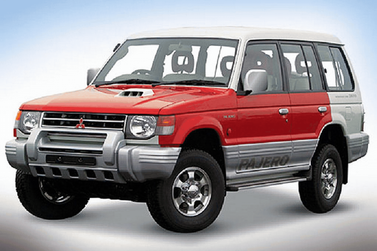 Mitsubishi Pajero: फॉच्यूर्नर और लैंड क्रूजर की टेंशन बढ़ाने आ रही दमदार SUV