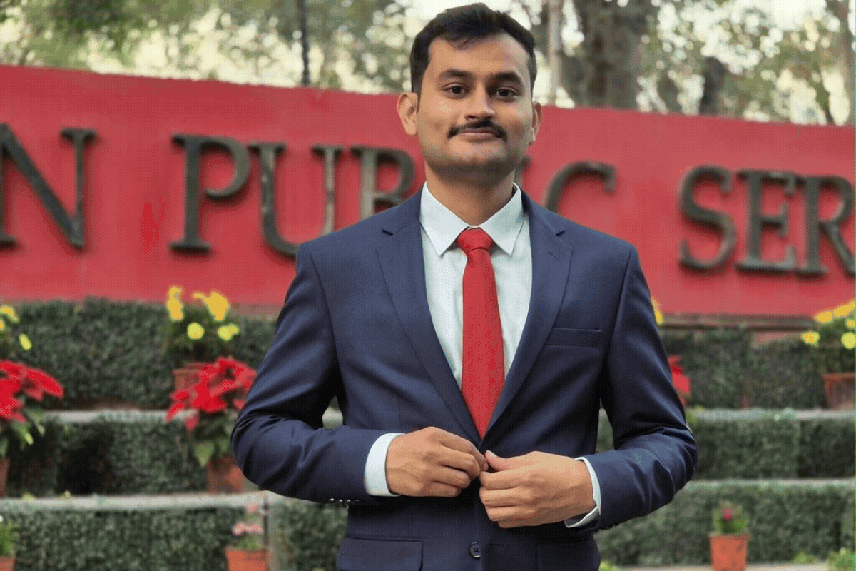 बिना कोचिंग पहले ही प्रयास में कमाल, अलीगढ़ के प्रतीक ने पाई UPSC में AIR 54