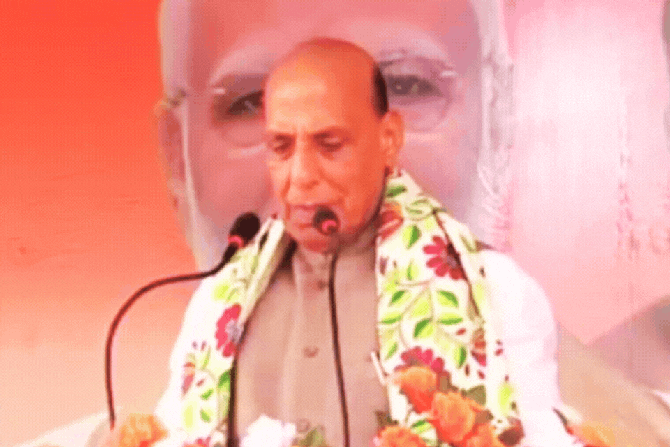 भाजपा सरकार बनते ही गुंडों की खाल खींच देंगे, गुंडे जेल जायेंगे या ‘ऊपर’ चले जायेंगे : राजनाथ सिंह