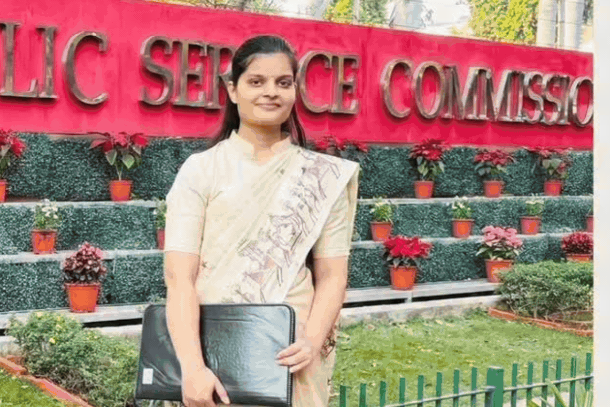 साड़ी पर पूछे गए सवाल ने बनाया UPSC टॉपर, रायपुर की वैभवी को AIR 35