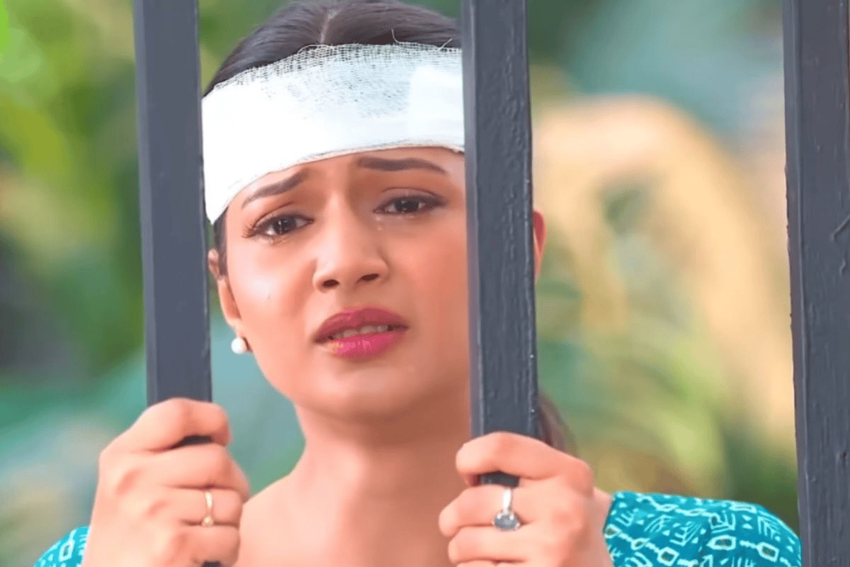 रिमांड होम के बाहर रो-रोकर बुरा हुआ अभीरा का हाल, अब अरमान लड़ेगा केस