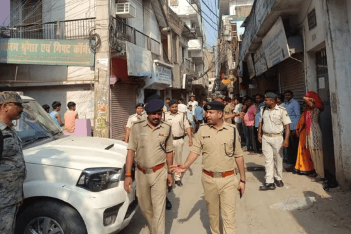 पटना में दिनदहाड़े ज्वेलरी दुकान में डकैती, 20 लाख के गहने लूटकर अपराधी फरार