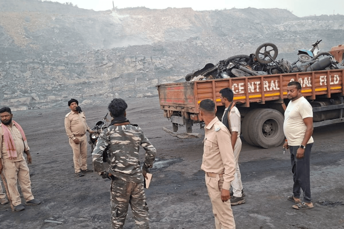 सीसीएल गिरिडीह कोलियरी क्षेत्र में कोयला तस्करों के खिलाफ कार्रवाई, 15 बाइक जब्त