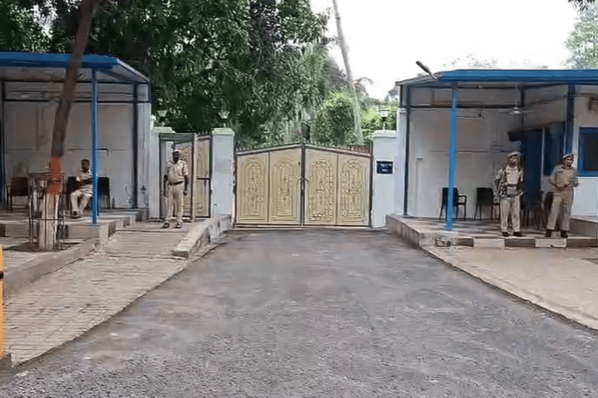 पटना में फूलों से सजाया जा रहा 7 सर्कुलर रोड आवास, आज ही शिफ्ट हो सकते हैं नीतीश कुमार