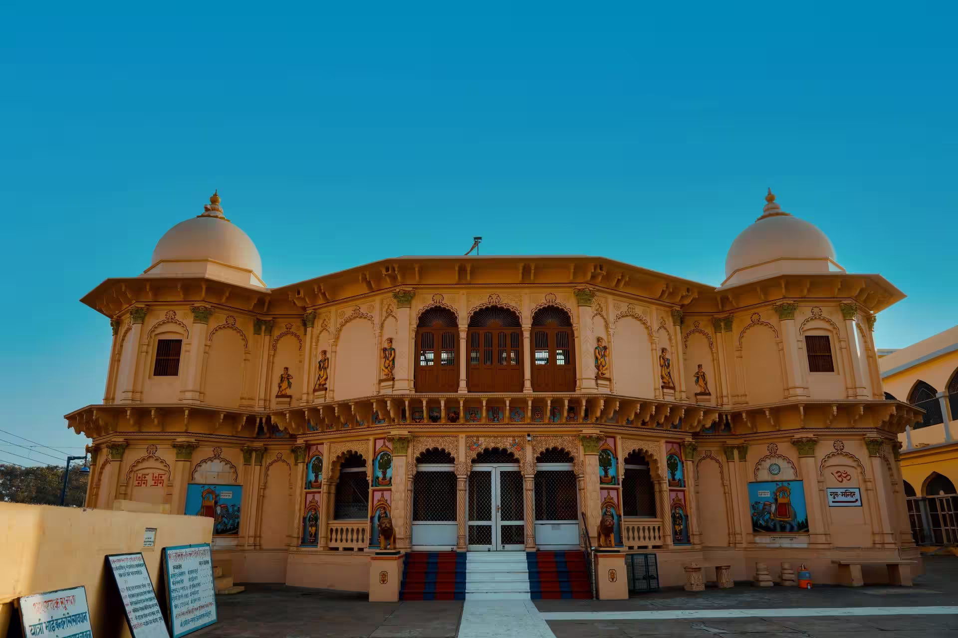 Famous temples and spiritual places in Ayodhya