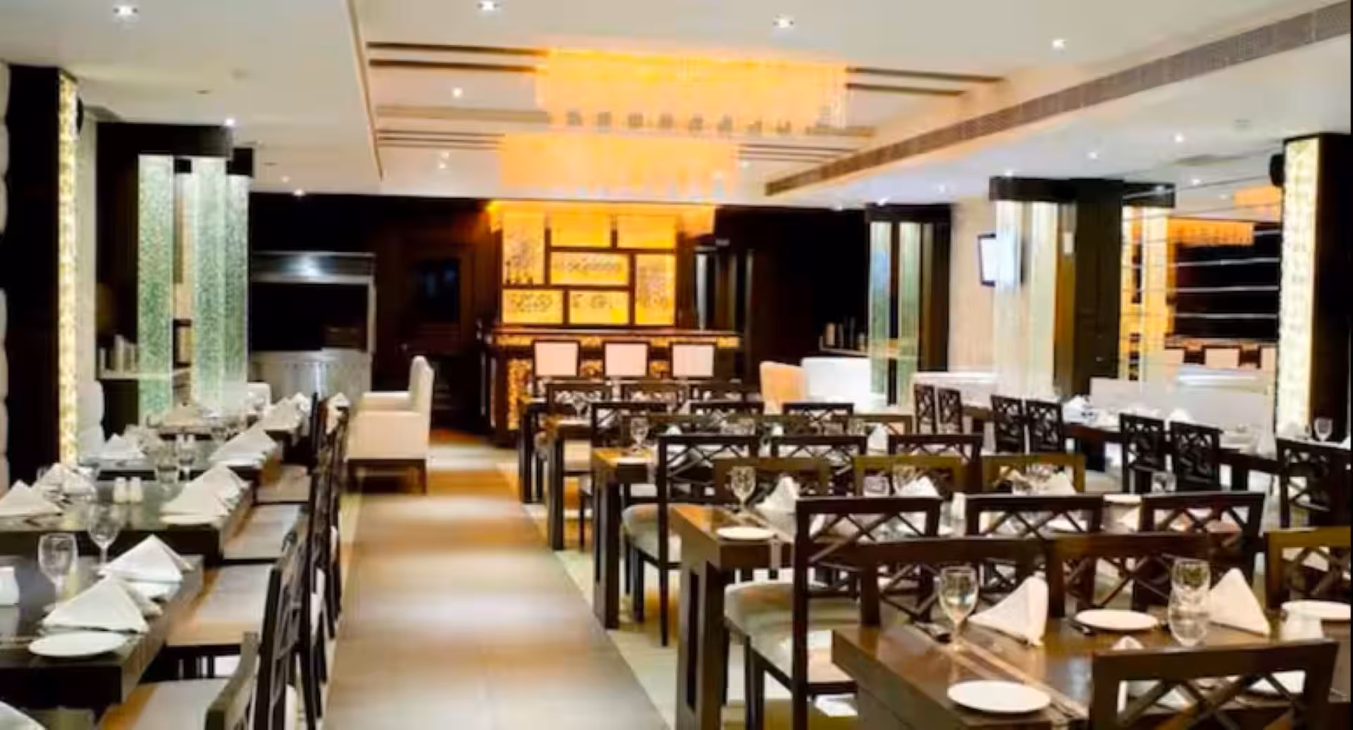 Modern dining area of Pinch of Spice Agra