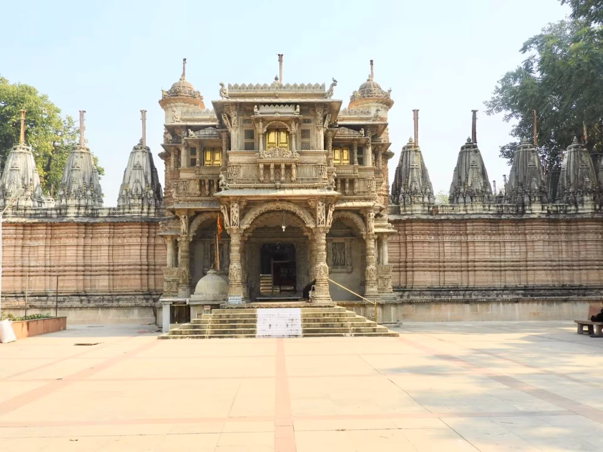 Hutheesing Jain Temple Ahmedabad Hutheesing Jain Temple Ahmedabad