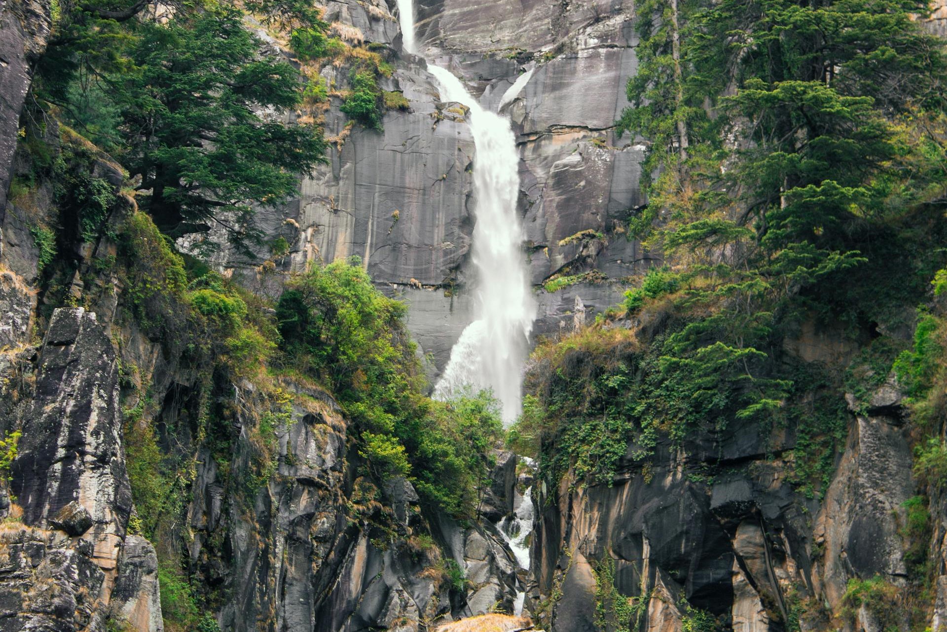 Jogni Waterfall in Manali Jogni Waterfall in Manali