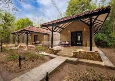 Kings Lodge Outside Lounge