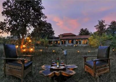 Kings Lodge Outside Seating