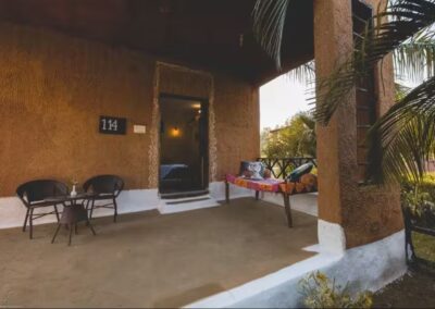 Kusum Resort Kanha Hut Varanda