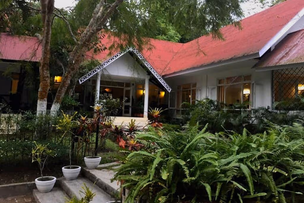 Bonhabi Resort Exterior Closeup