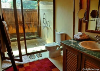 Diphlu River Lodge Luxury Bathroom
