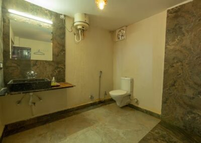 Greetoe Camp Panna Bathroom