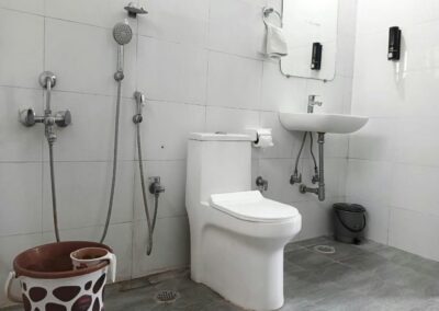 Sadhna Sadan Homestay Bathroom