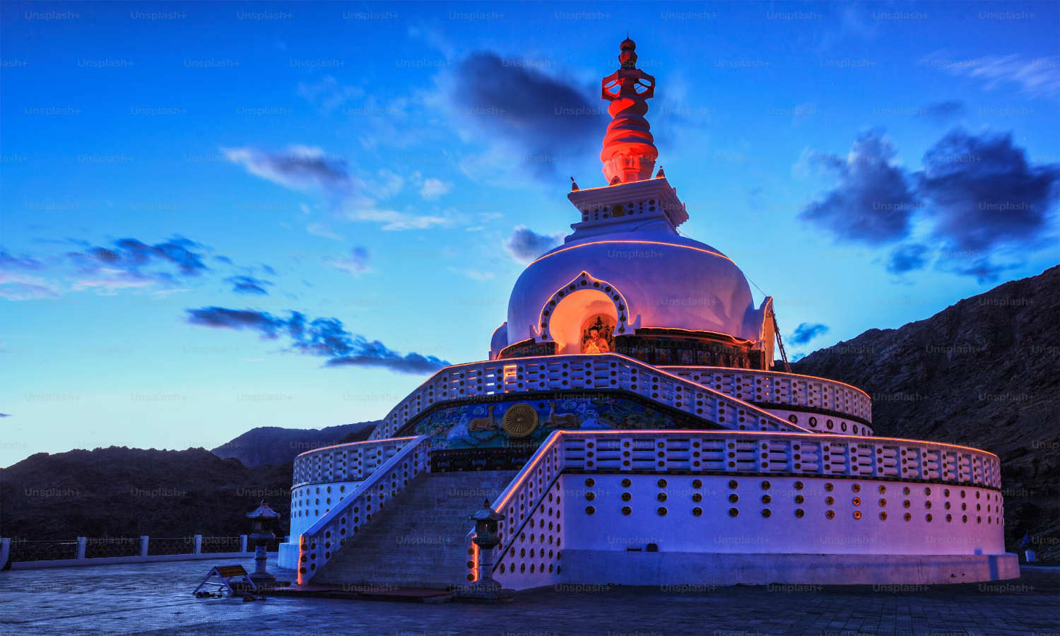Leh Palace, Shanti Stupa & Leh Market