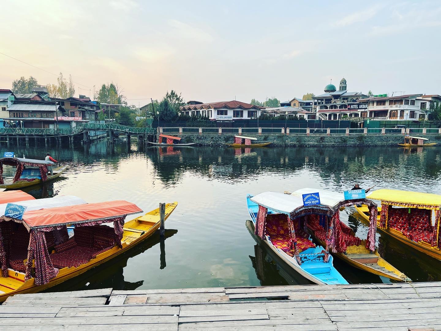 Dal Lake Ghat 9