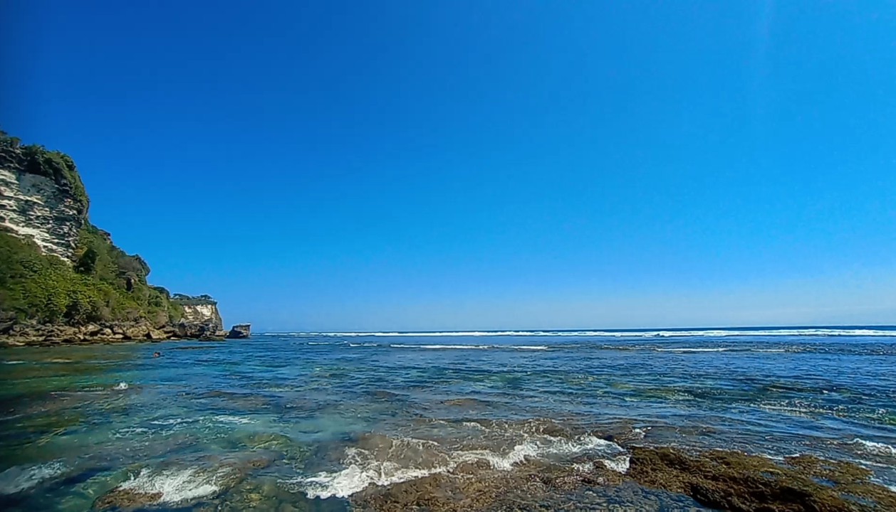Suluban (Blue Point) Beach